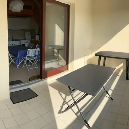 Le Tourecluse De Apartment