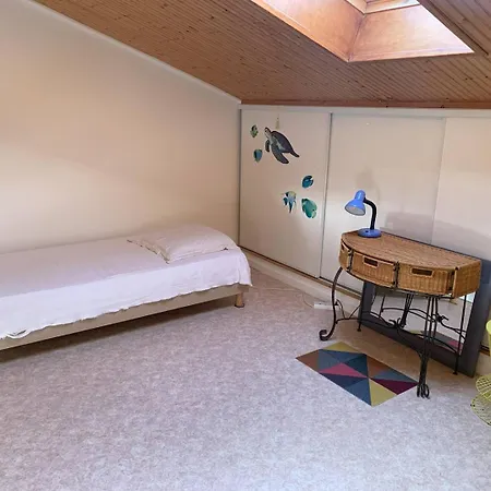 Le Tourecluse De Apartment